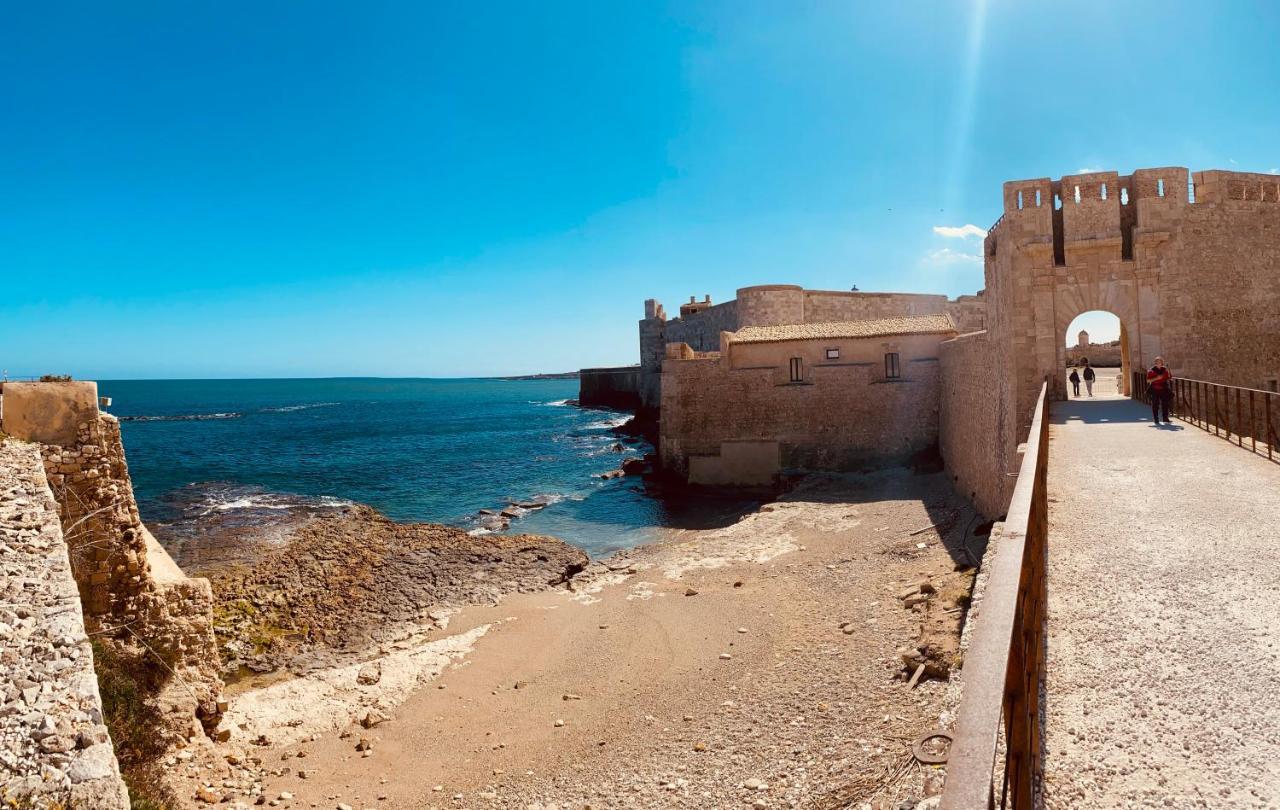 Elegante Appartamento In Palazzo Storico Ortigia Syracuse Buitenkant foto