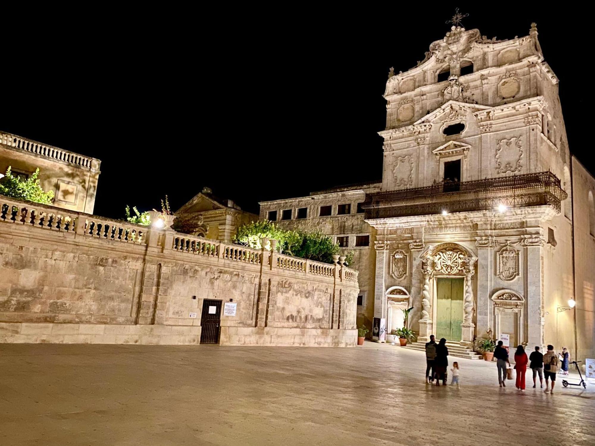 Elegante Appartamento In Palazzo Storico Ortigia Syracuse Buitenkant foto
